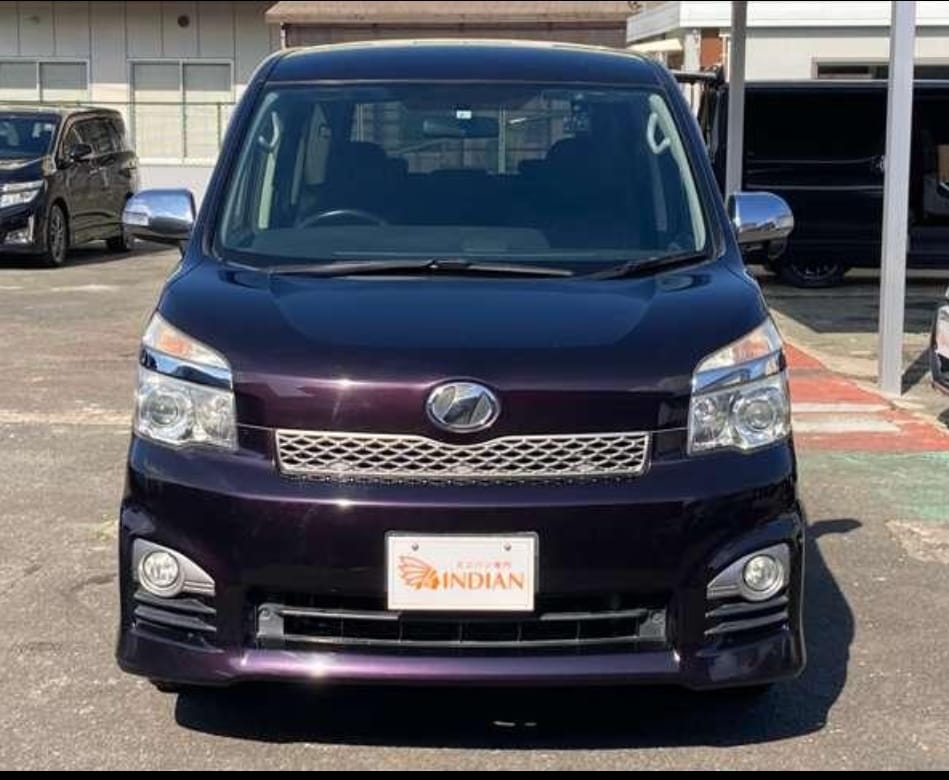 2013 TOYOTA VOXY